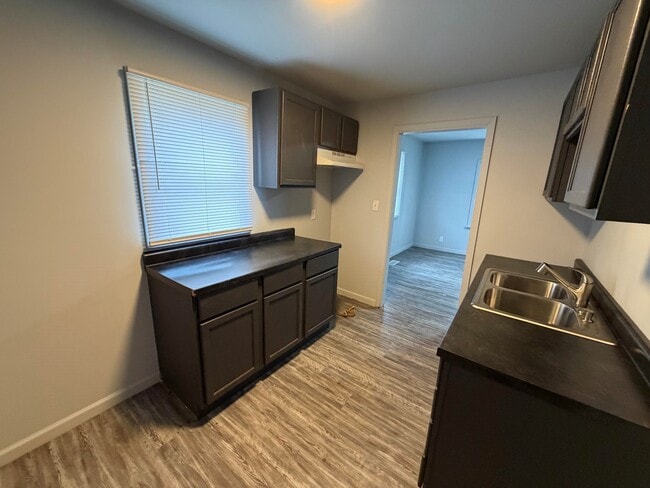 Photo - 404 Avenue-A