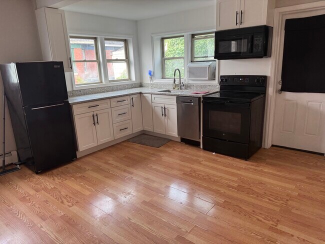 619 Union St Unit 4