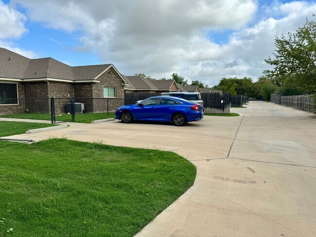 Photo - Contemporary 4/4.5 House in the Baylor Bub...