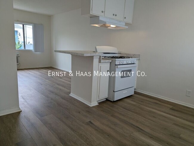Photo - 1006 E 32nd St Unit D