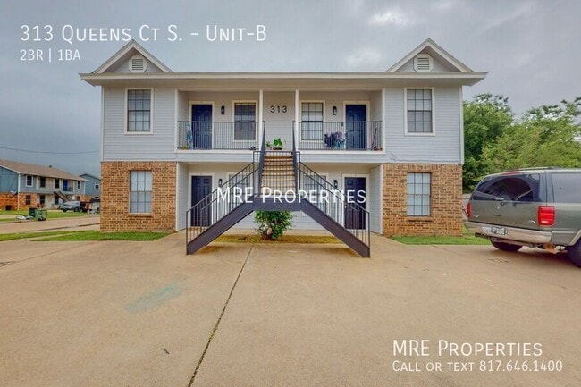 Building Photo - 313 Queens Ct S Unit -B