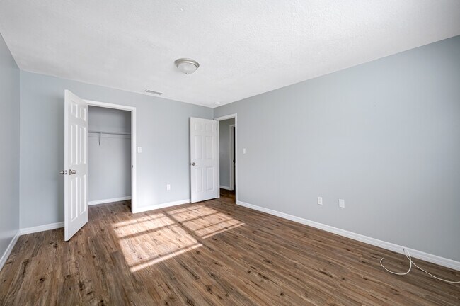 Sunny Point Apartments