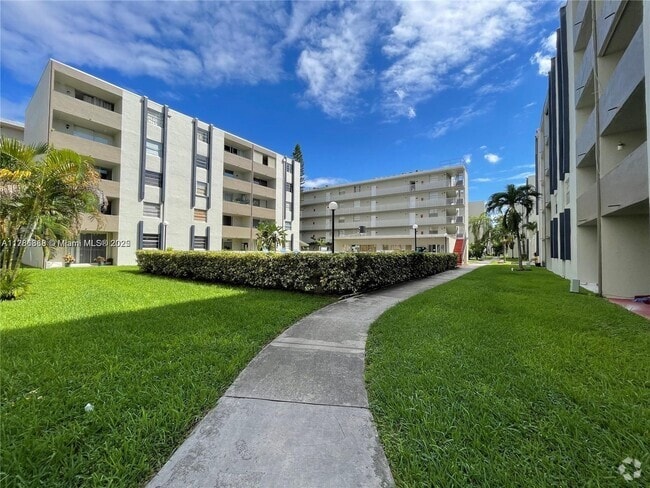 Building Photo - 10000 NW 80th Ct Unit 2523 Rental