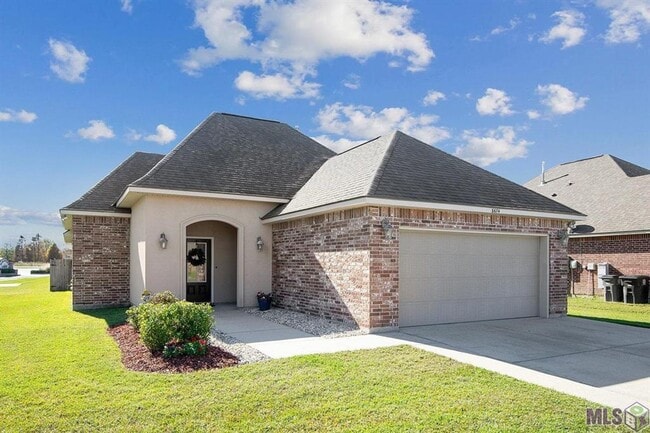 Photo - Magnolia Lakes Subdivision off Burbank