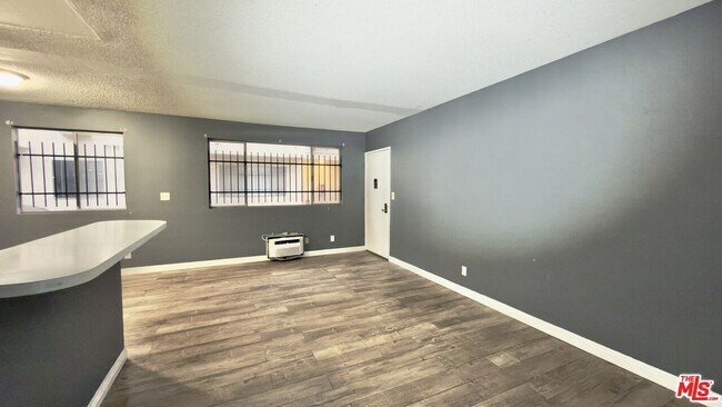 Photo - 837 S Ardmore Ave Unidad 2