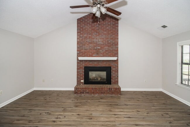 Photo - 7352 Alexander Rd