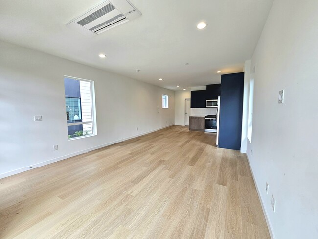 Photo - 920 16th Ave