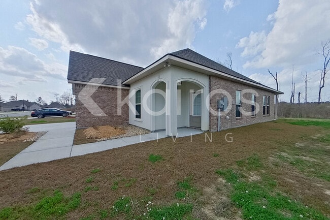 13963 Barrington Ave