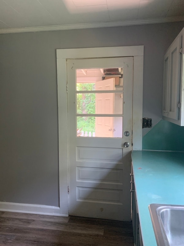 Photo - 2104 W 6th Ave