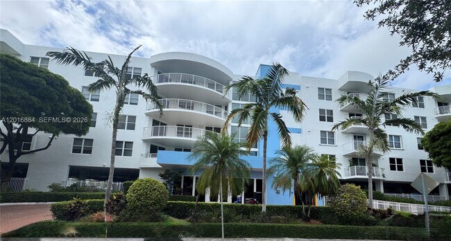 Building Photo - 1555 N Treasure Dr Unit 313