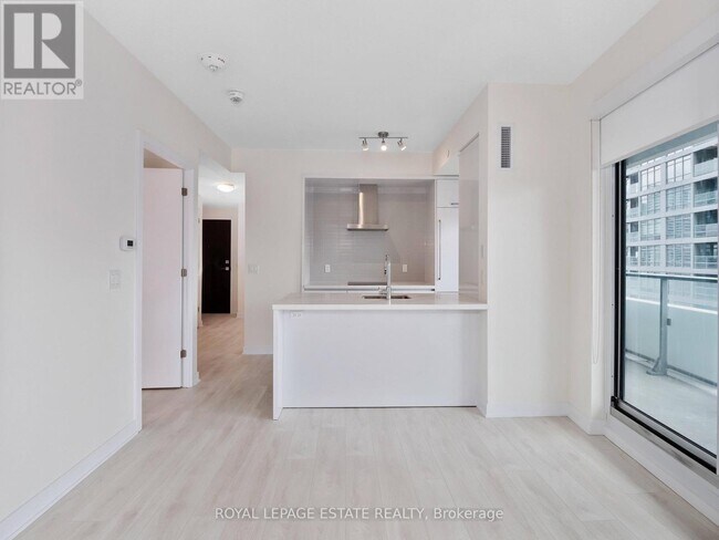 Photo - 2221 Yonge St Unit 1708