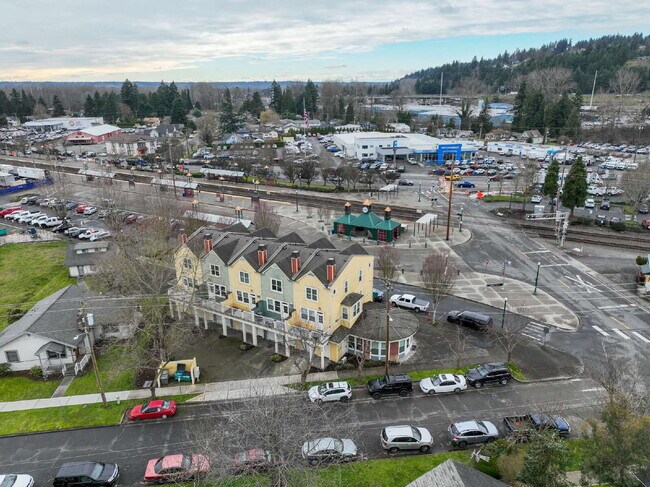 Photo - ALL UTILITES INCLUDED!  Electricity, Water, Sewer and Garbage included with rent.  SUMNER STATION... Unidad 5A