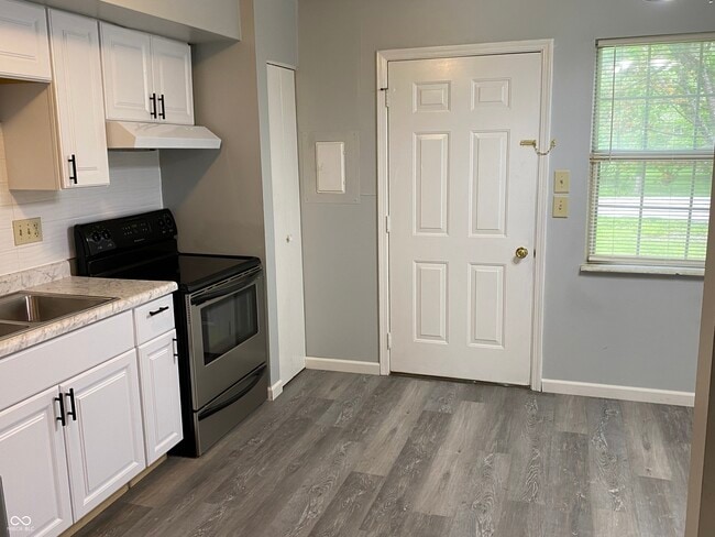 Photo - 1329 Millerwood Ct