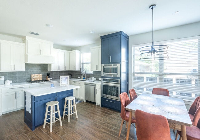 Photo - 1401 Alberti Ave