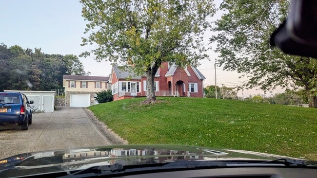 Building Photo - 1034 W Summer St Unit 2