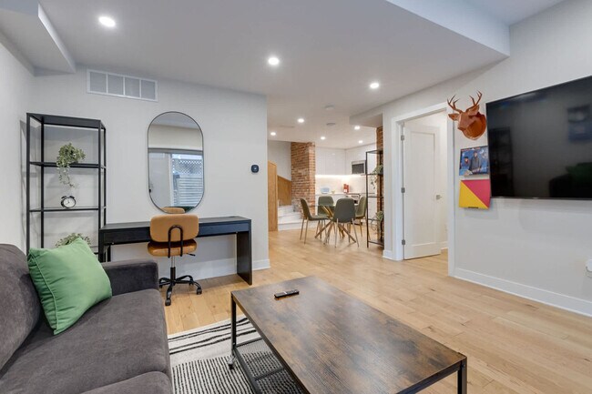 Photo - 1520 Av des Pins O Unit ID1346933P