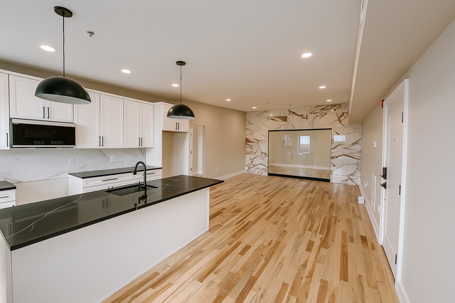 Building Photo - Lackawanna Ave Unit 305