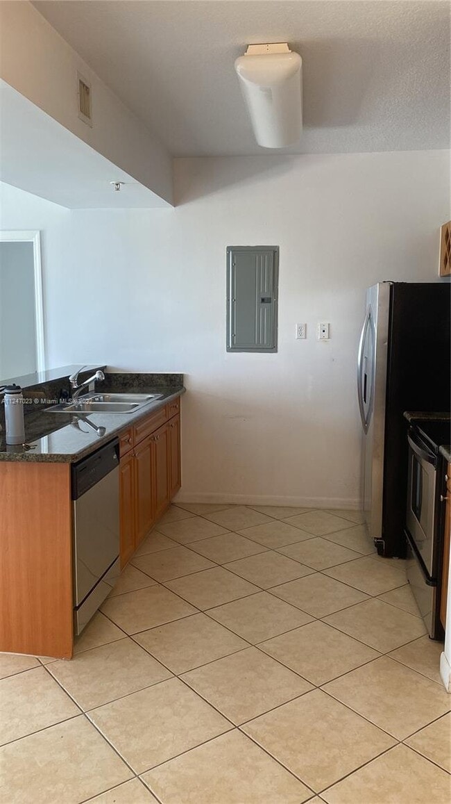 Photo - 1 Glen Royal Pky Unit 705