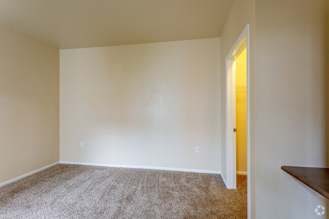 1BR, 1BA - The Signature