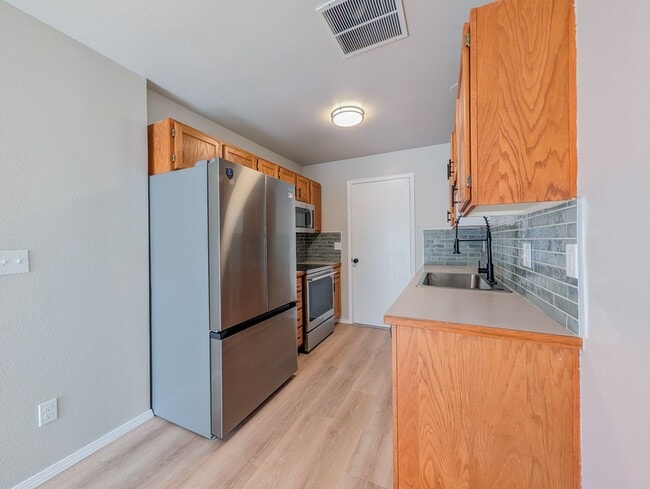Photo - 3632 Lakewood Rd Unit B