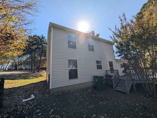 Photo - Room in House on Flint Glenn Ln