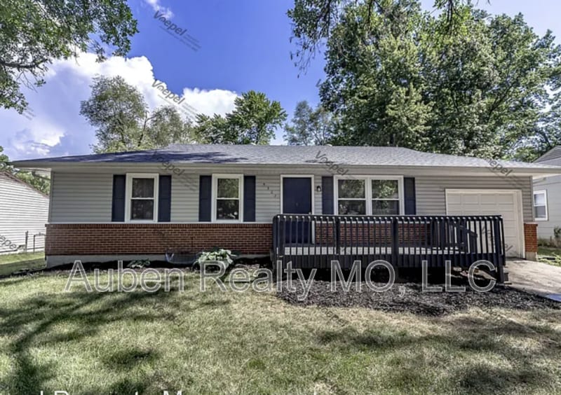 Photo - 5307 NE 44th Terrace House