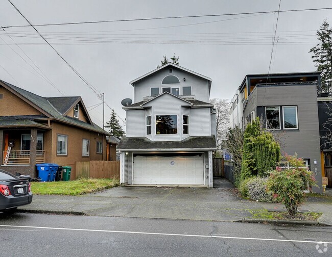 Building Photo - Perfectly located Ballard Home. Available ...