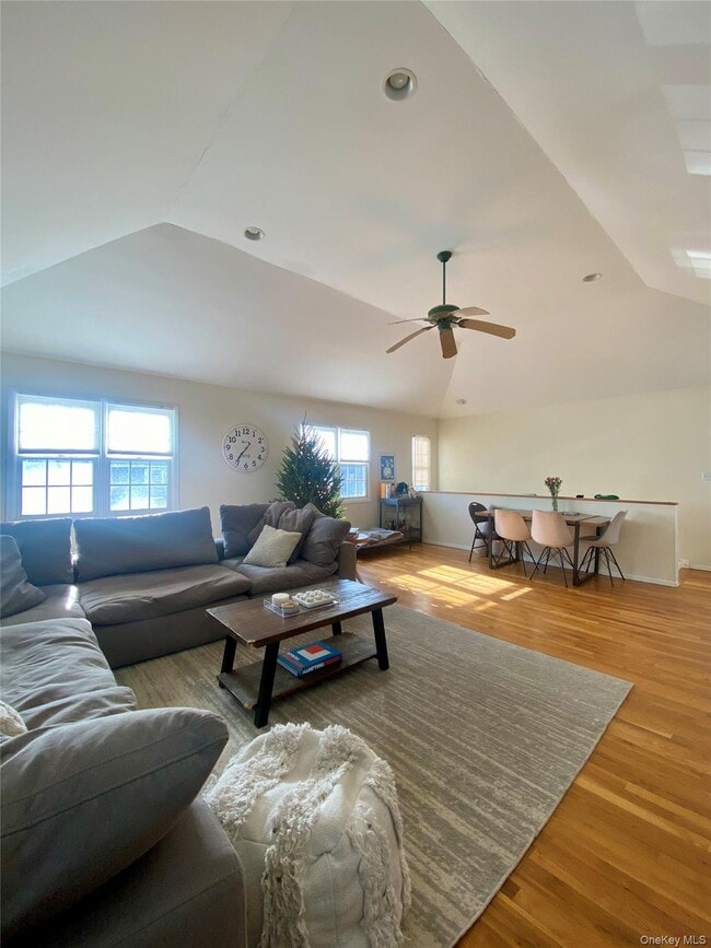 Photo - 641 E Olive St Unidad upper