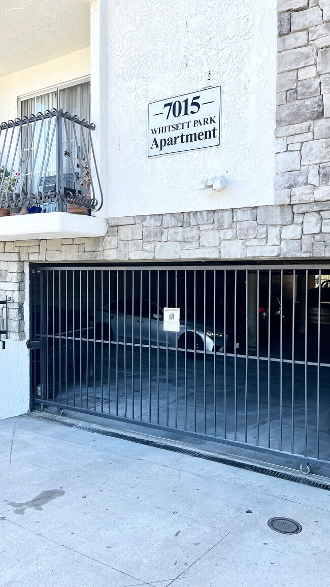 Photo - 7015 Whitsett Ave