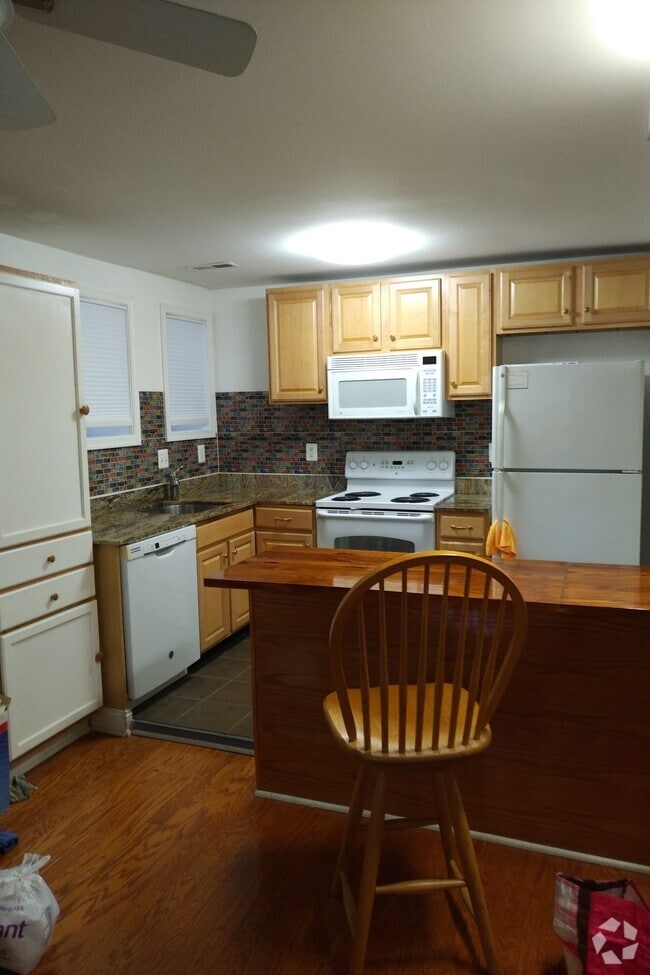 Building Photo - 901 French St NW Unit 901 B Rental