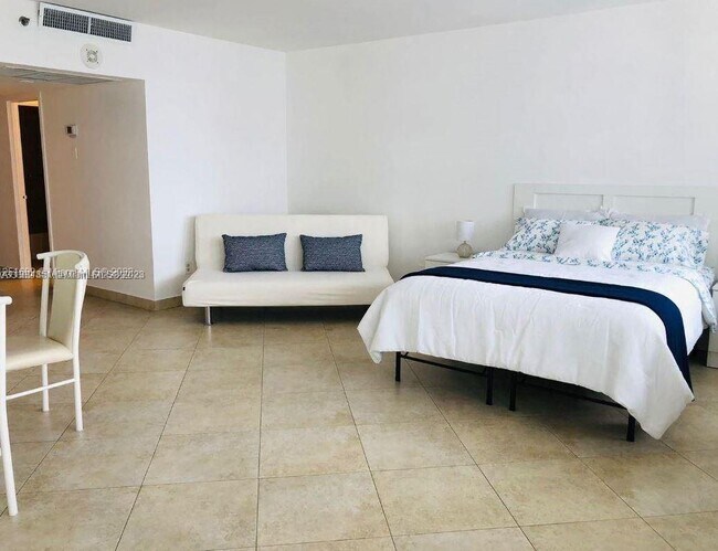 Photo - 100 Lincoln Rd