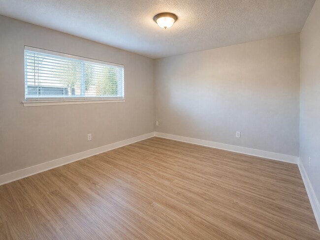 Photo - 8004 Beechnut St