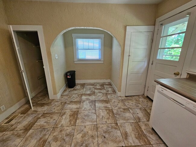 Photo - 1209 S Lincoln St