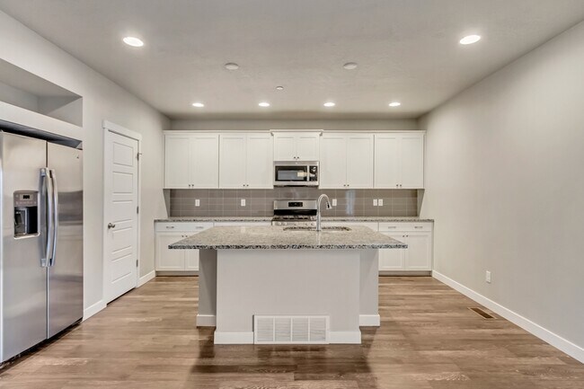 1132 W Clark Ln