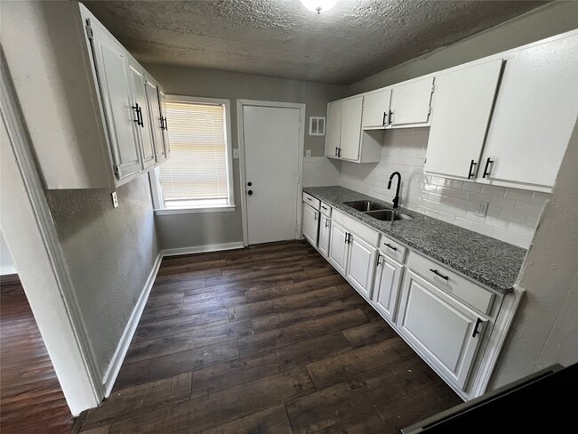 Photo - 5815 Southseas St