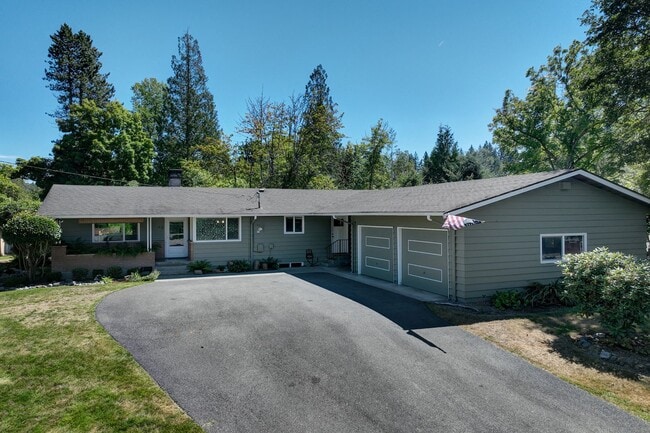 Building Photo - 3bd/2ba Issaquah House