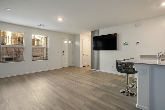 Photo - 6953 Ashton Rdg St