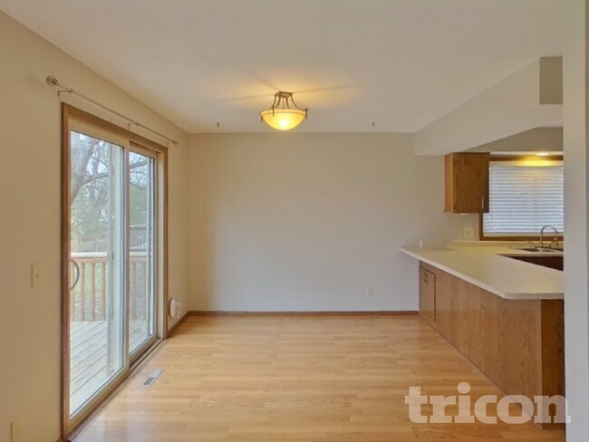 Photo - 4905 Independence St