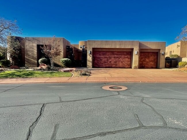 Building Photo - 3052 Snow Canyon Pkwy