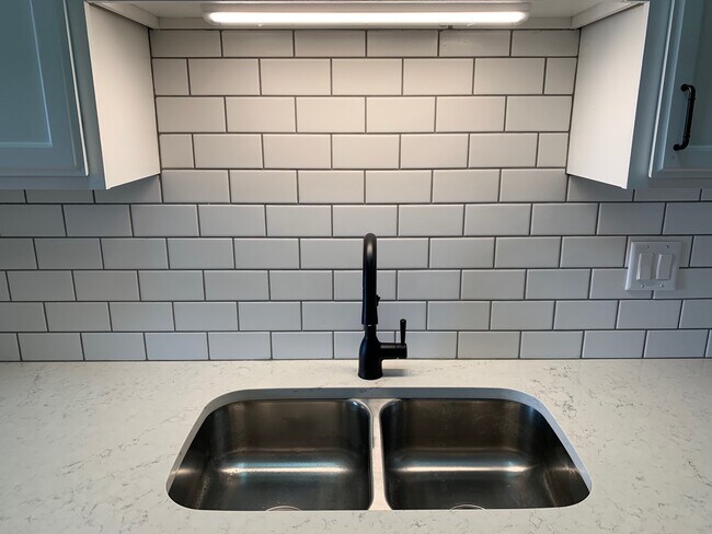 Photo - 1321 Lake Dr W Unit 313