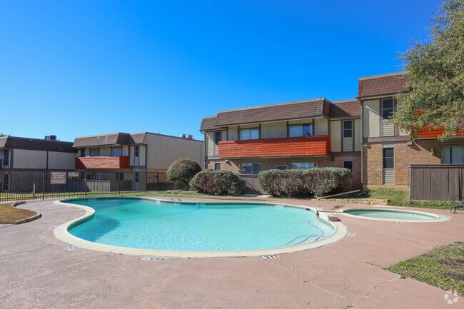 Piscina - The Miranda on Central & Pipeline