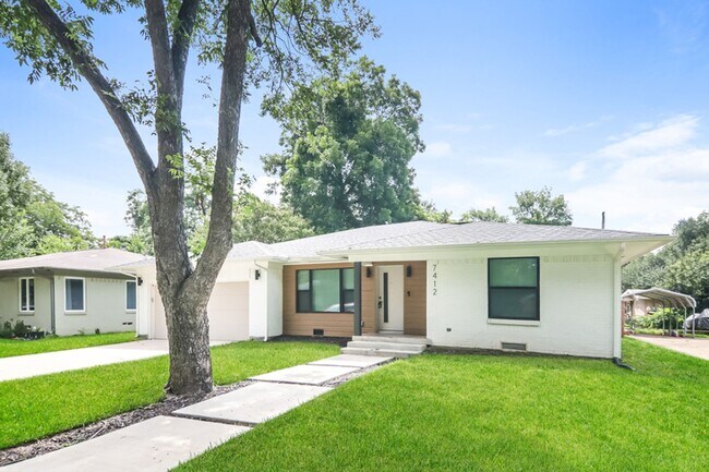 Building Photo - 7412 Fenton Dr