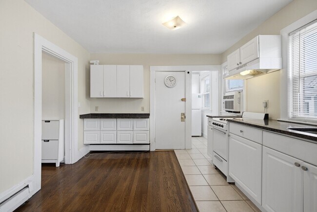 Photo - 193 Concord Ave Unidad 5