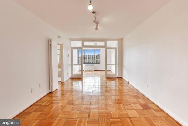 Photo - 1 Scott Cir NW Unit 807