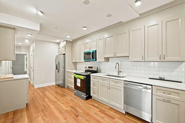 Photo - 4 Mayhew St