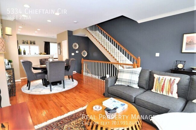 Building Photo - Gorgeous 4 Level End Unit in Upscale Windy... Rental