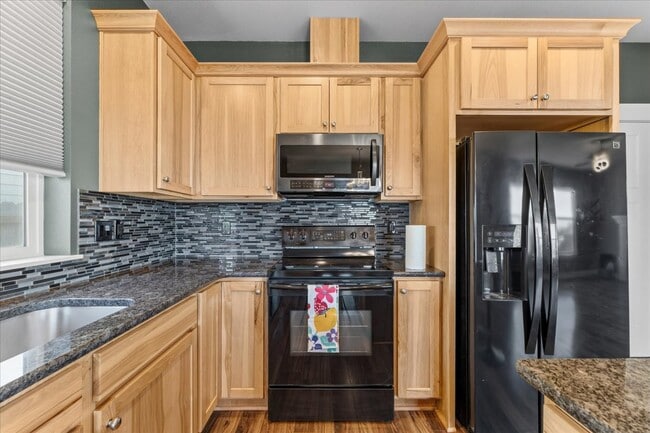 Photo - 609 NE Megan Dr
