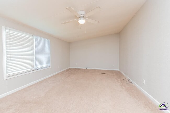 Photo - 137 Shamrock Cir