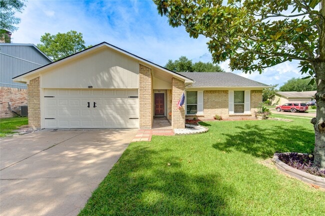 Photo - 3702 Royal Manor Dr
