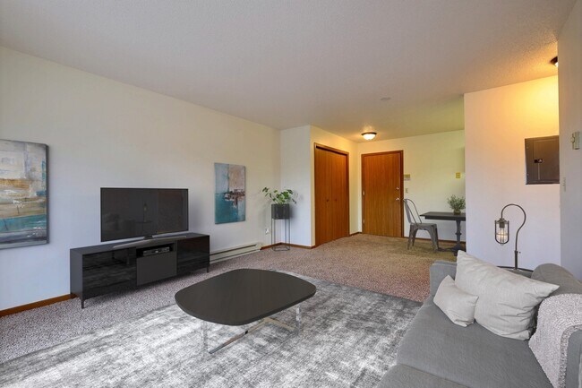 Southgate - Southgate Apartments